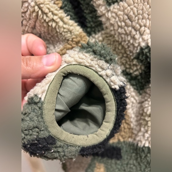 Stella McCartney Kids Camo Teddy Fleece size 5 years - Picture 7 of 10